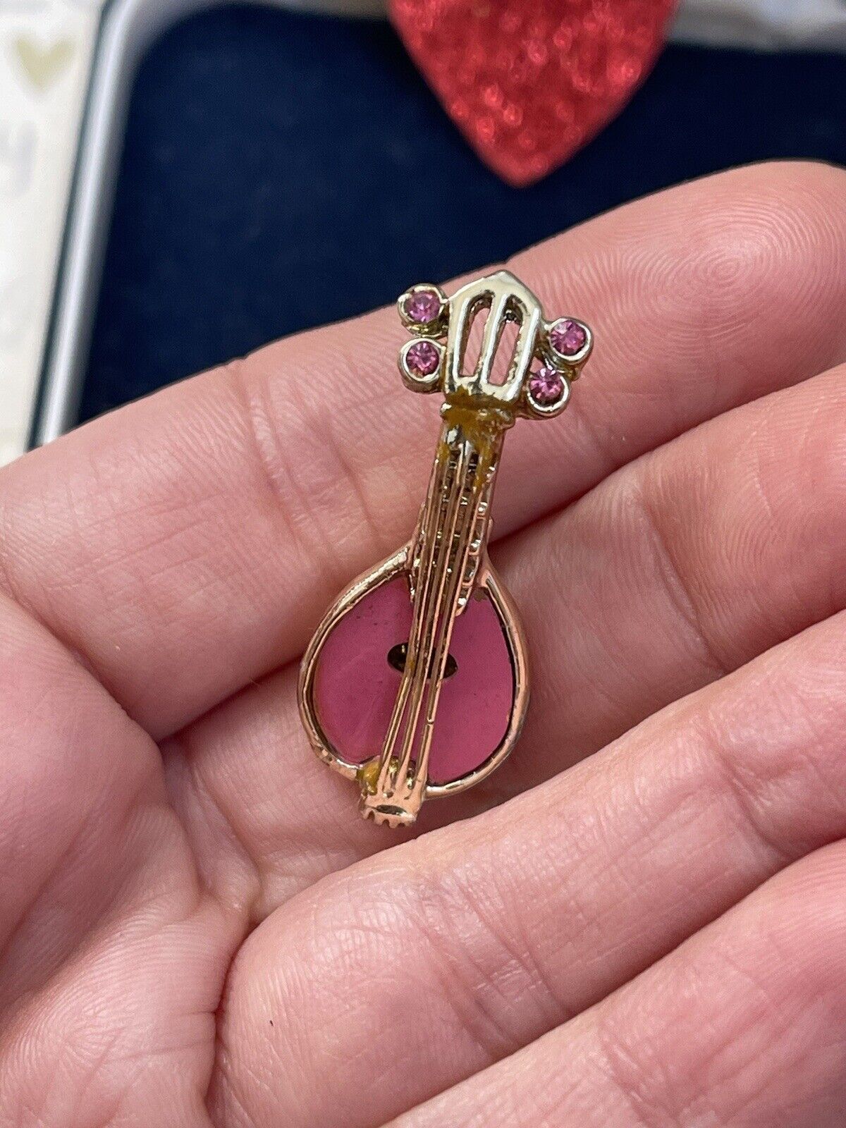 Vintage brooch Tiny Violin pink color Vintage 194… - image 5