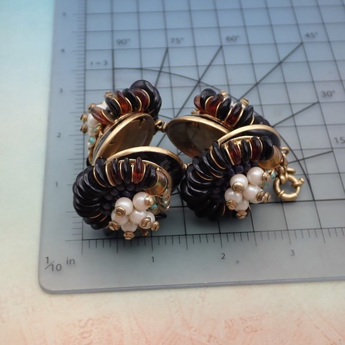 J Crew Spectacular Layer Simulated Pearl Blue Black Bead Enamel 7 1/2" Bracelet - Picture 7 of 7