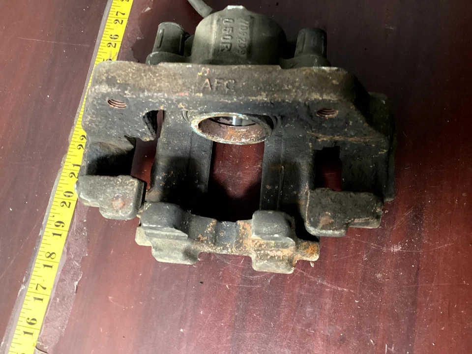 BMW 328I XDRIVE F30 2013-2016 sedán 2,0 L pinza de freno delantera derecha fabricante de equipos originales. Foto 4 de 4