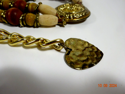 Vintage Chain Belt Gold Tone Metal And Beige Brown Wood  display picture 1