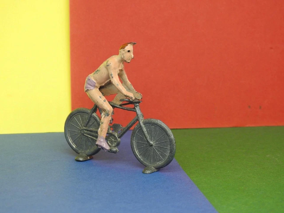 CHARBENS VINTAGE PRE-WAR LEAD MIMIC CIRCUS RARE ACROBAT ON A BICYCLE - Image 2 of 4