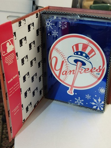 Yankees/Giants Collectibles - Picture 5 of 5