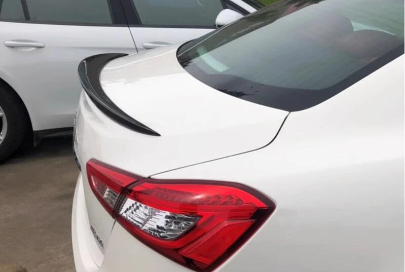 Kit de carrocería de alerón labial trasero de fibra de carbono para Maserati Ghibli 2014-2022 Foto 4 de 4