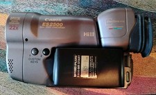 Vintage Canon 8mm Video Camcorder Hi8 ES2500 w/ Battery  Charger Made in Japan