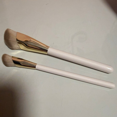 2-Piece Angled Blush Brush Set Synthetic Fiber White Handle Silver Ferrule