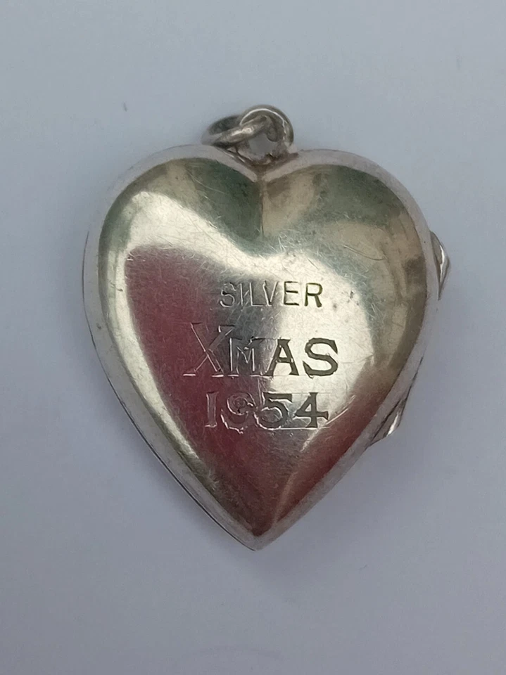 Vintage Sterling Silver Engraved Daphne Xmas 1954 Heart Photo Locket Pendant 4g - Image 4 of 4