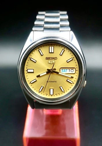 Vintage Seiko 5 Automatic Men’s watch. Nice yellow face. 7S26-0480