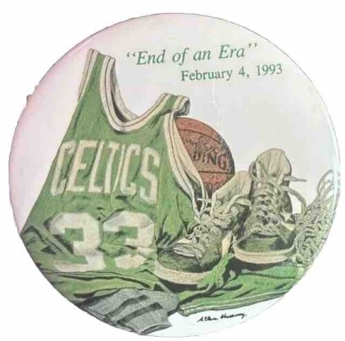 Vintage Larry Bird Ruhestand Boston Celtics 2/4/93 Pin Knopf 3 Zoll - Bild 1 von 2