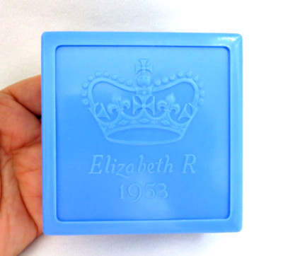RARE 1953 Queen Elizabeth ll Coronation Souvenir Trinket Box ~ Blue Plastic