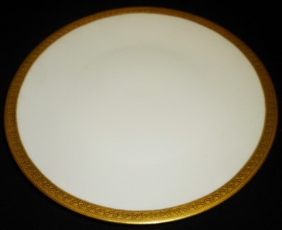 BEAUTIFUL VINTAGE T & V LIMOGES FRANCE WHITE PORCELAIN ENCRUSTED GOLD TRIM PLATE