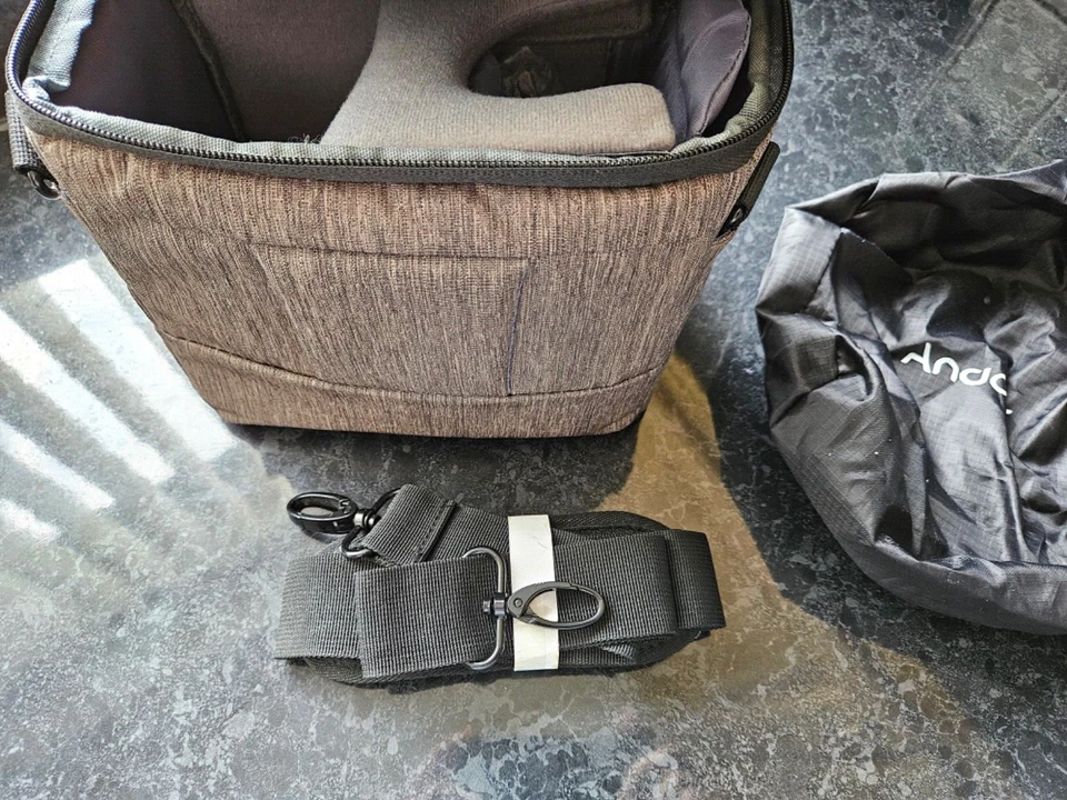 Bolso de Hombro para Cámara DSLR Andoer, Estuche Portátil para Cámara de Poliéster en Forma de Cuboide Foto 2 de 4