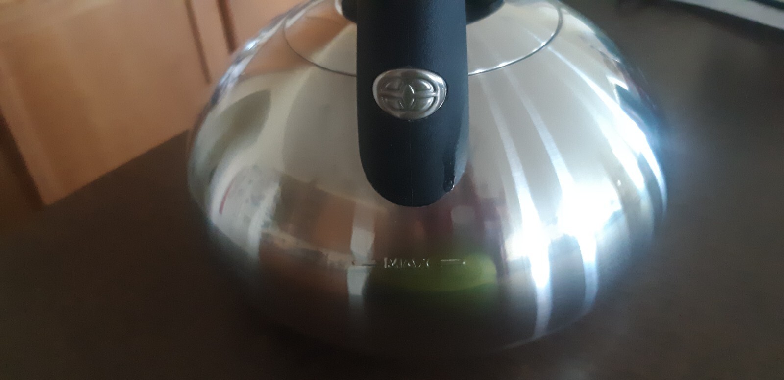 CALPHALON Stainless Steel Max Teapot Kettle Whistling 2 Qt/1.9L 4402