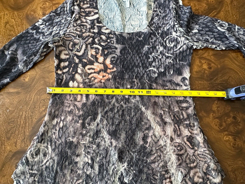 Lindi Geometric Animal Print Stretch Tunic Top Poly 3/4 Sleeves Size L ~ NWOT - Picture 8 of 9