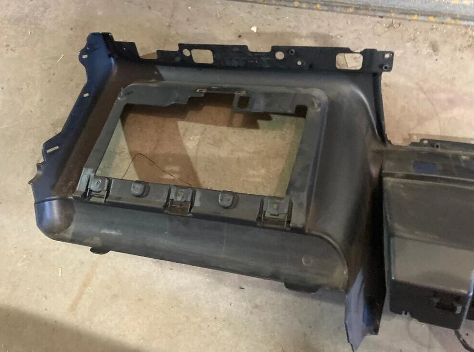 2001 - 2006 克莱斯勒 SEBRING LOWER DASH ASSEMBLY P/N ORN92TRMAB 正品 原始设备制造商 道奇 — 第 3/4 张图片