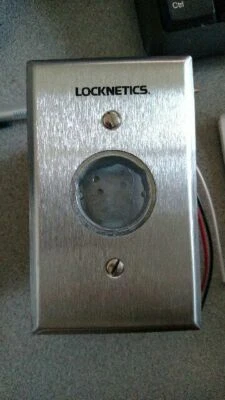 SCHLAGE LOCKNETICS SCHLAGE BY LOCKNETICS 653-05 KEYSWITCH SPDT MOMENTARY SWITCH SINGLE DIRECTN NOS