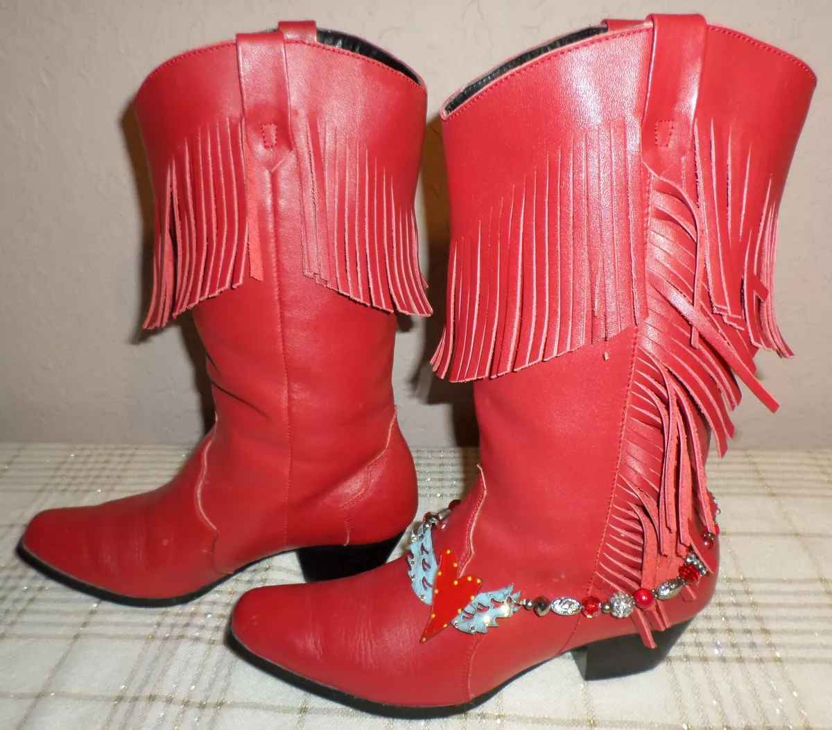 Red fringe sale cowboy boots