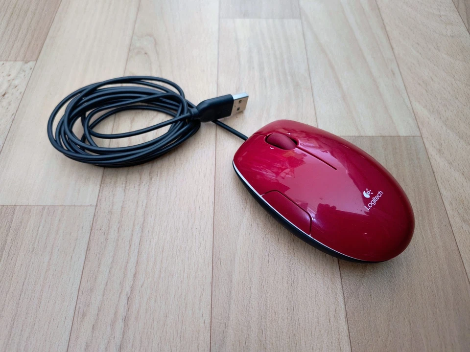 Logitech M-UAS144, optische Maus, Rot/Schwarz, Kabel USB-A