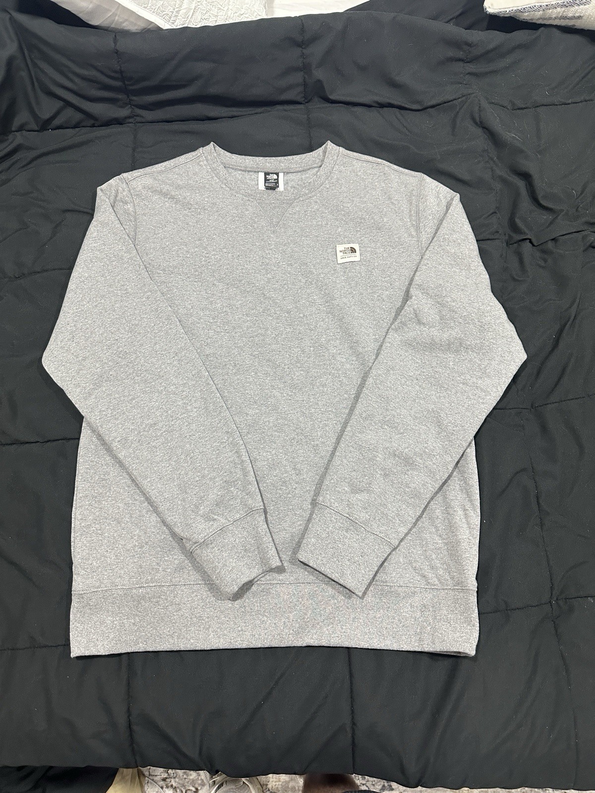 North Face Mens Gray Crewneck Sweatshirt Size Large Outdoor Casual Wear