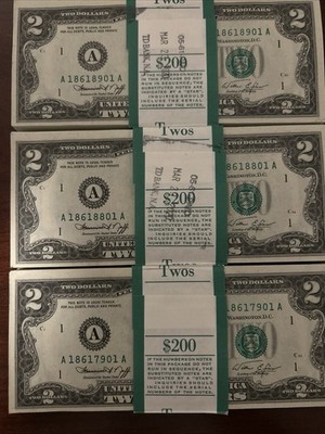1976 Sequential And Uncirculated $2 Bills. Lot Of 5 $50