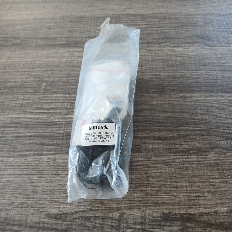 New Sirius Satellite Radio FM Extender Antenna FEA25A