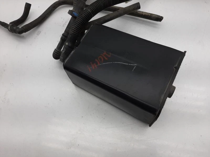 04 05 Bote de vapor de combustible Lincoln Aviator 4L2Z9D653BA Foto 4 de 4