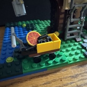 LEGO CREATOR: Tree House (31010)