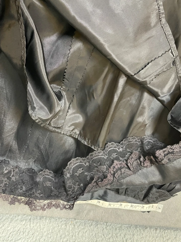 Vintage Black Taffeta Full Skirt Sz S Lace Trim Pleated 1950s Gothic Retro Midi - Image 4 of 4