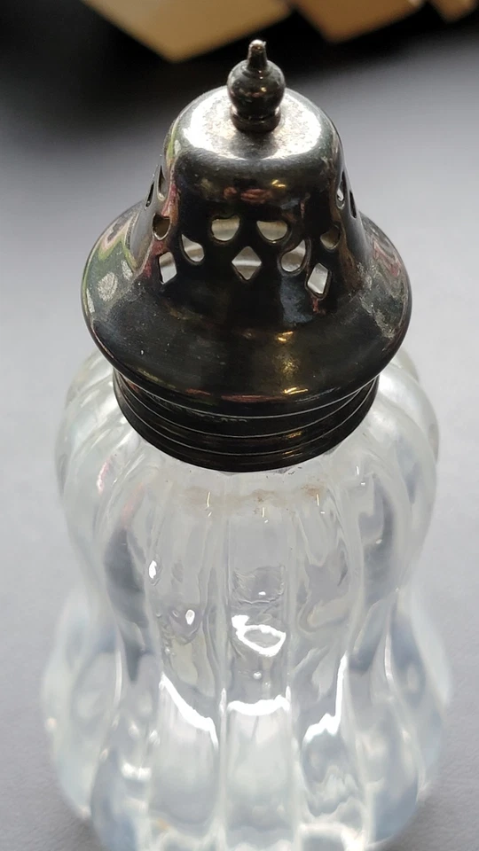 Vintage English Silverplate and Glass Sugar Shaker - Image 3 of 4