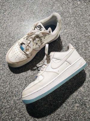 Nike Air Force 1 UV Reactive Women s 8.5  White Color Change Sneakers DA8301-100