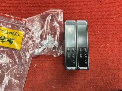 VT79 02 Stück OMRON E5DC-CX2ASM-815 Neu Temperaturreglereinheit
