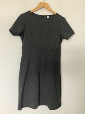 Uniqlo Size Medium Grey Jersey Shift Dress Short Sleeves, Smart Formal Workwear