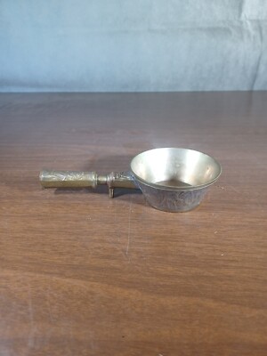 VINTAGE BRASS ASHTRAY/SCOOP MEASURE CUP HANDLE STAND MOLDED BAMBOO DESIGN ESTATE