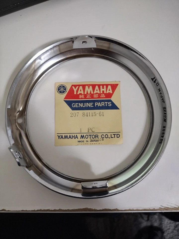Yamaha 207-84115-61 Headlight Rim YG5S YG5T G6S G6SB G7S Vintage OEM NOS Foto 2 de 2