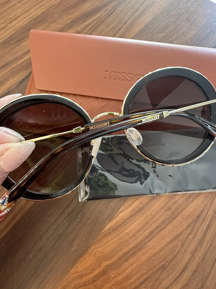 Missoni Round Sunglasses- case and unused wipe cloth  - Image 2 of 4