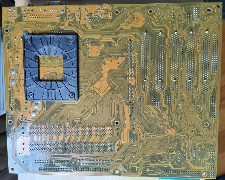 Asus P4C800-E DELUXE Socket 478 + 2.8GHz Pentium4 CPU + extras -- See photos -- - Image 4 of 4