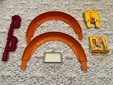Hot Wheels Start Finish gates, 2 Curves, 2 clamps trestle