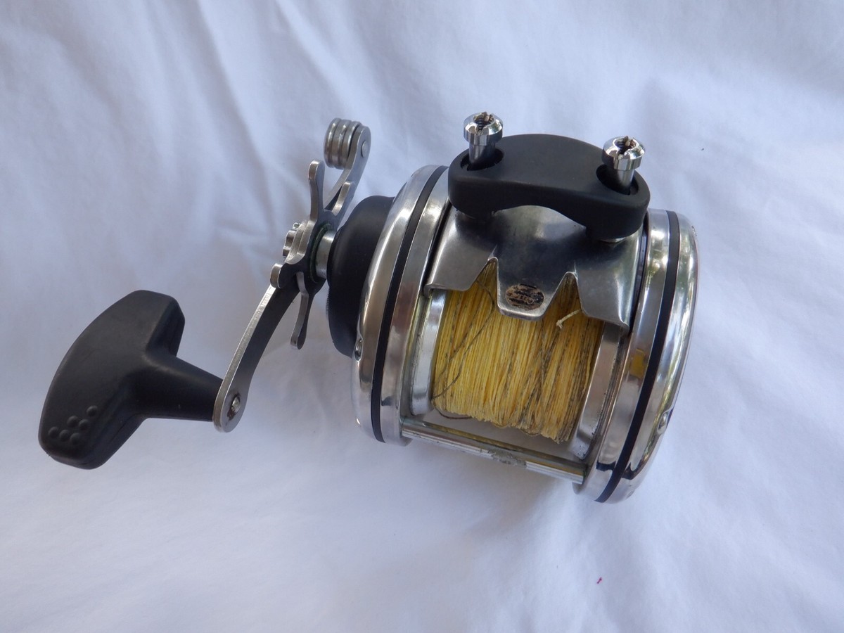 PENN GTO 230 LEVEL WIND REEL ...EXCELLENT USED CONDITION! WHAT A  display picture 1