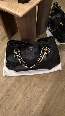 Authentische Prada Hobo-Schultertasche schwarz Leder Kette - gebraucht