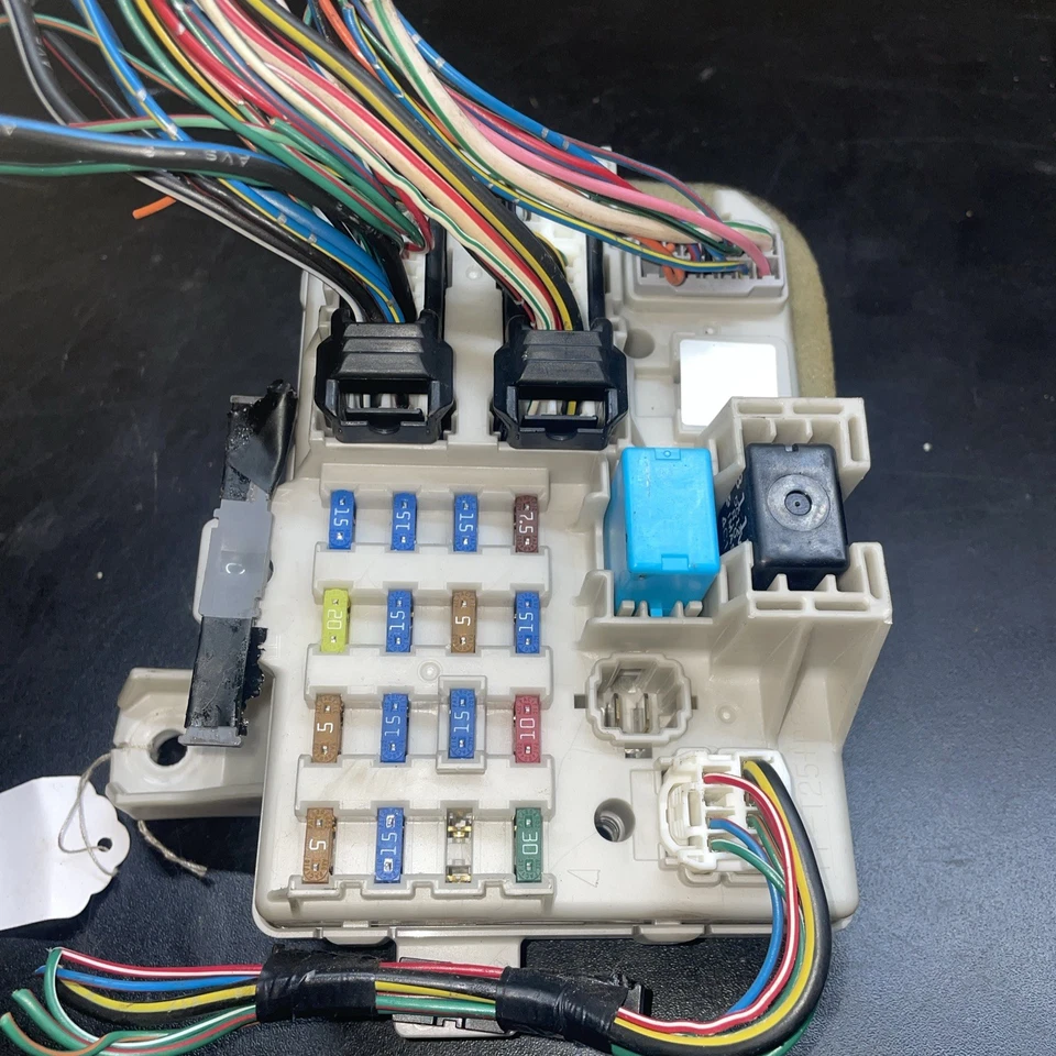 Caixa de fusíveis Mazda 6 2004 cabine 2,3L - Imagem 2 de 4