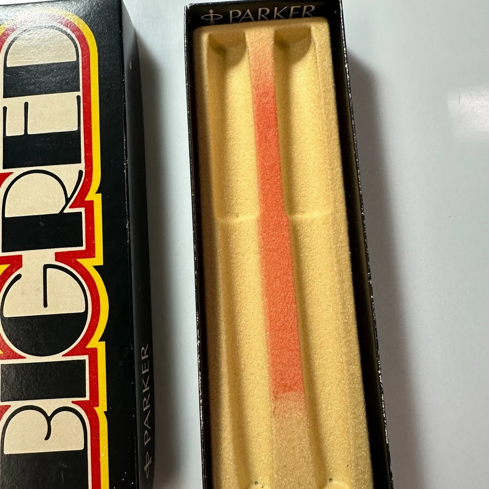 Juego de bolígrafo vintage Parker Big rojo y blanco punta suave • Clip cromado de caja Foto 4 de 4
