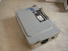 SIEMENS 30 AMP FUSED DISCONNECT SAFETY SWITCH 3 PHASE F351