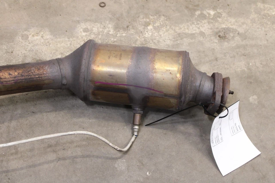 Tubo sistema de escape del lado del conductor izquierdo Jaguar XF 2010-2012 5,0 L C2Z25313 OEM Foto 4 de 4