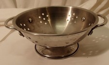 Melissa  Doug Stainless Steel Strainer Colander Pretend Play Kitchen Kid Toy 5"