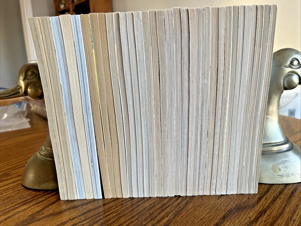 MAGIC TREE HOUSE Set 1-26 & 28 + 5 Research Guides Mary Pope Osborne Lot of 32 - Image 2 of 4