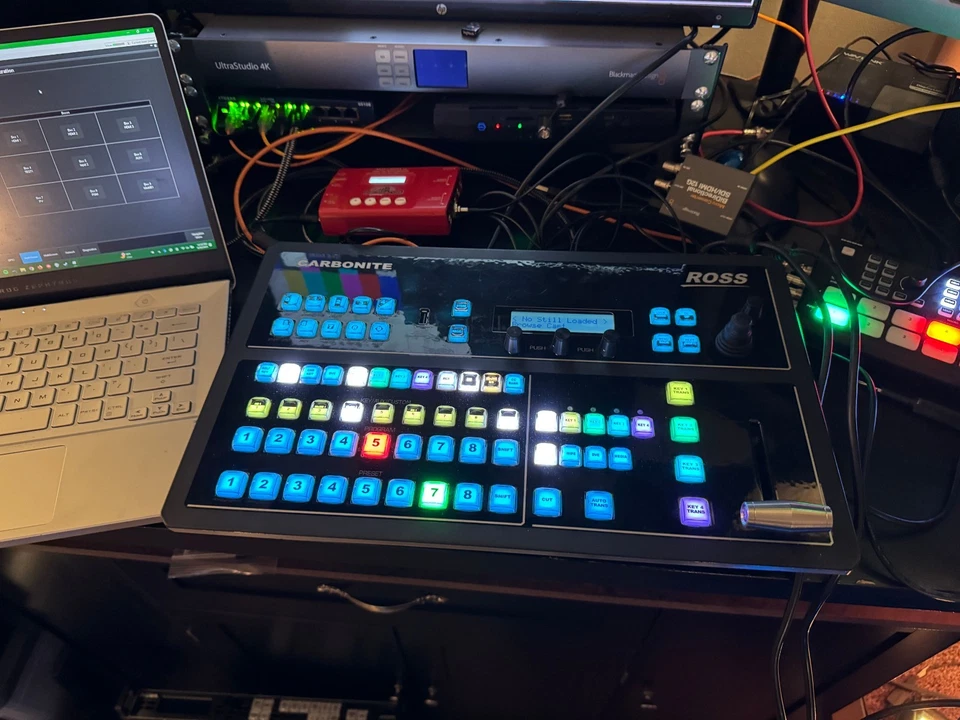 Ross Video Carbonite Solo Black  9 All In 1 3ME (1ME+2Mini) 9x6 3G Video Switch - Image 2 of 4