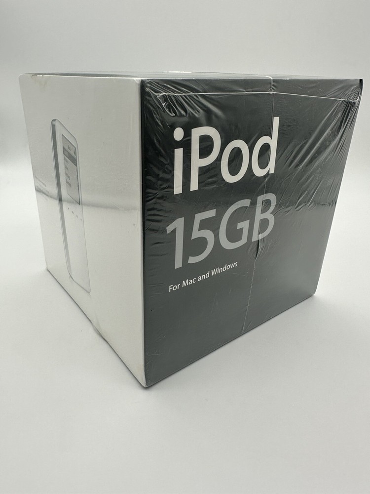 Apple iPod Classic 3rd Gen 15 GB Digital Audio Player - White, NEW SEALED