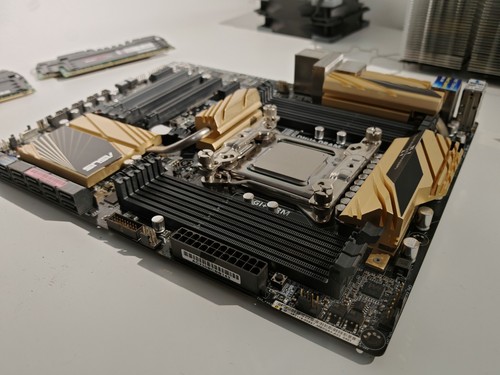 Asus Deluxe X79-Deluxe + I7-4930K + 32Go DDR3 + Scythe Ninja 5 + SSD Crucial - Photo 6/20