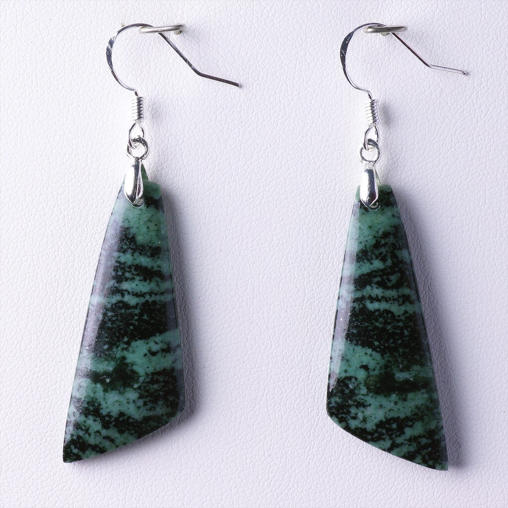 Boucles d'oreilles jaspe zèbre 43,81 ct, un lien puissant avec la nature sauvage