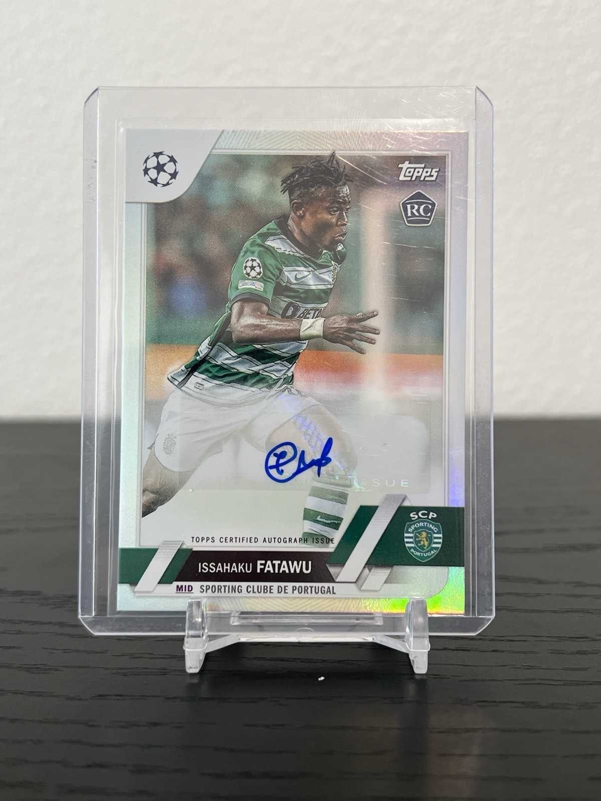 Topps UEFA Club Competitions 2022-23 Issahaku Fatawu RC Auto SCP #A-IF view 3
