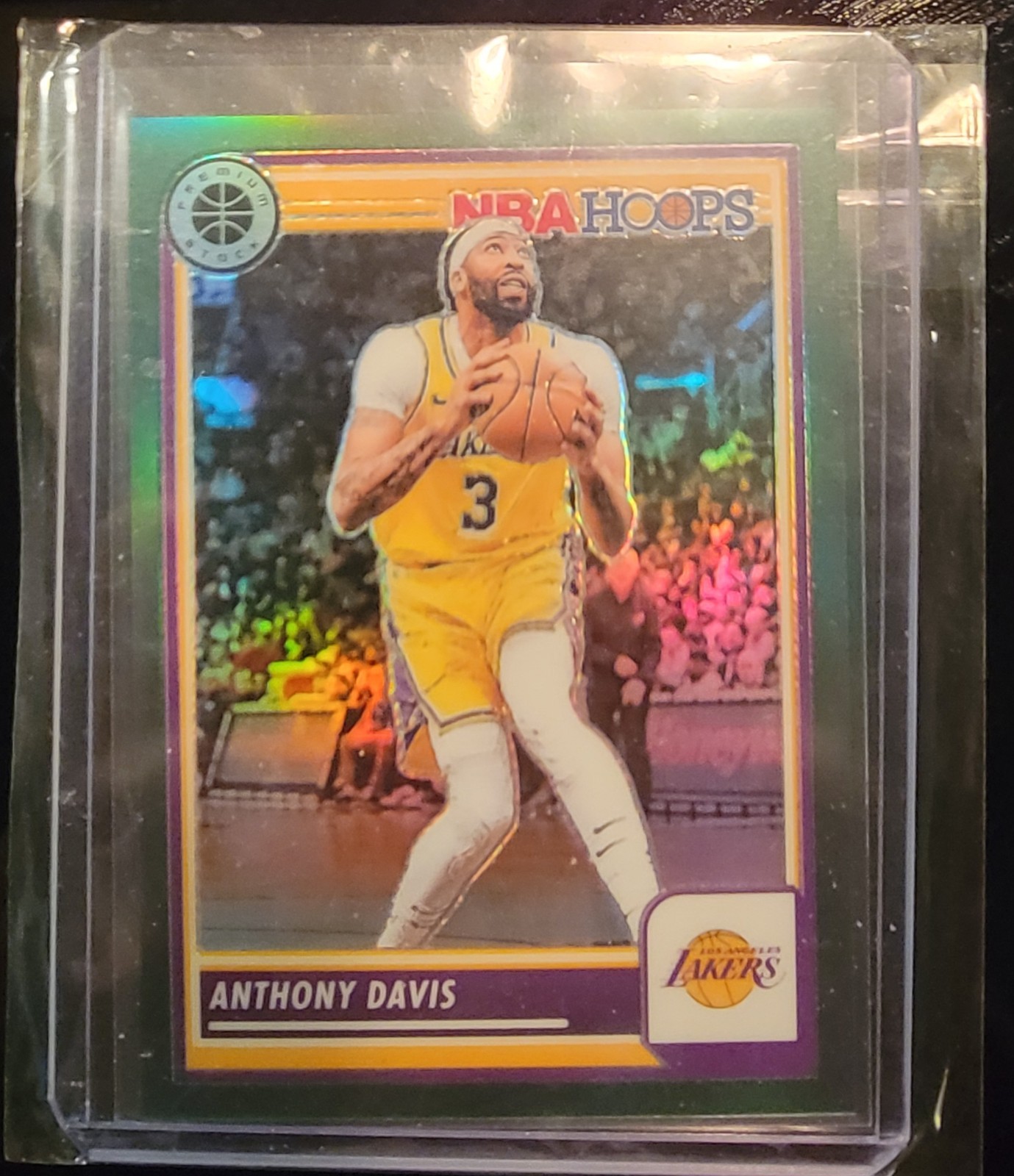 2023-24 PANINI NBA HOOPS PREMIUM STOCK ANTHONY DAVIS GREEN PRIZM /75